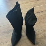 RIVER ISLAND, čierne čižmy s asymetrickým opätkom