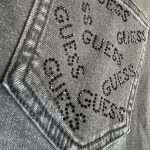 GUESS, sivé rifle