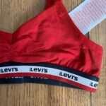 Dievčenská športová podprsenka, zn.: LEVI'S, veľkosť: 8 - 10 ROKOV (122 - 128cm)