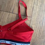 Dievčenská športová podprsenka, zn.: LEVI'S, veľkosť: 8 - 10 ROKOV (122 - 128cm)