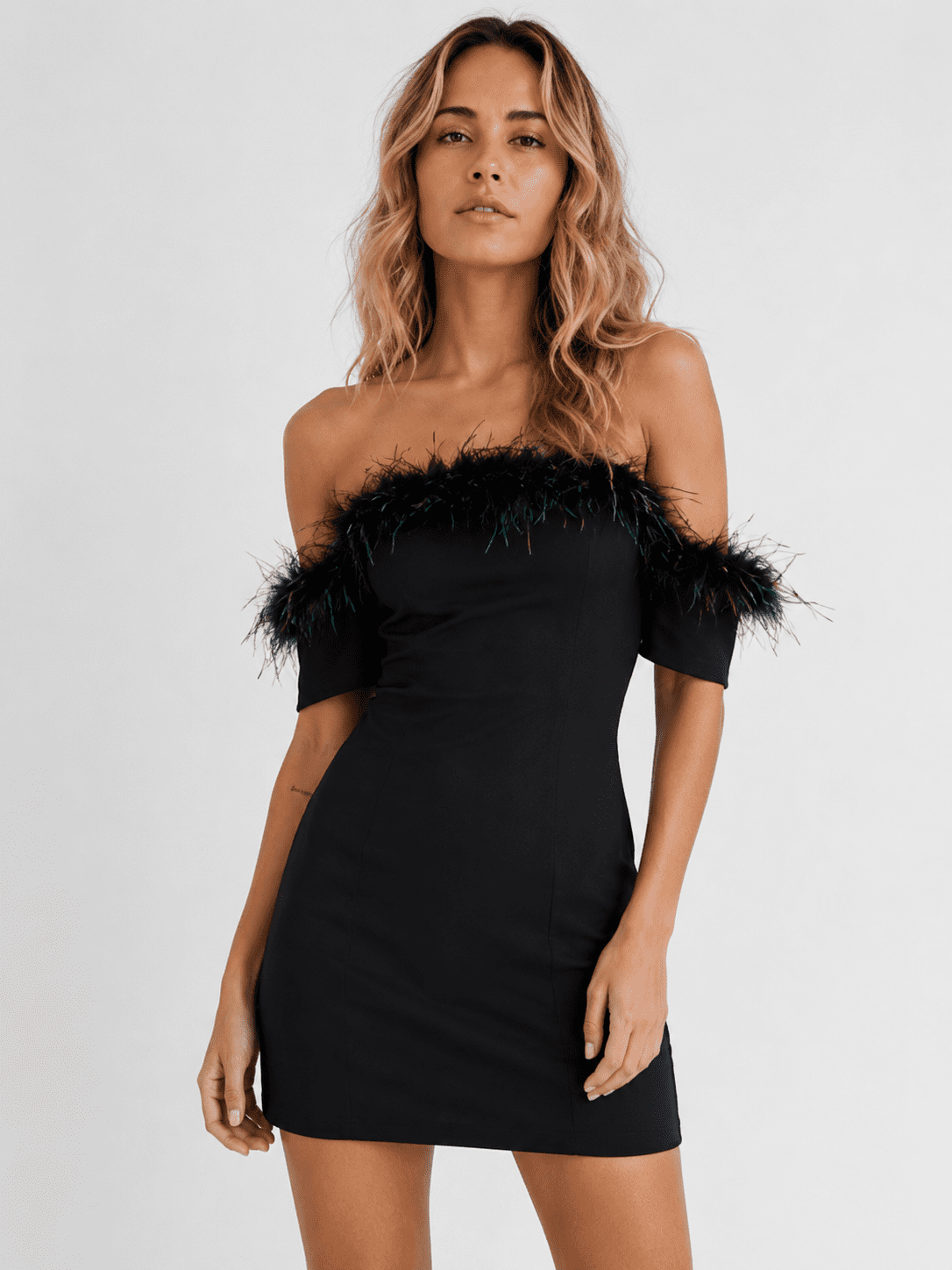NASTY GAL, čierne šaty s pierkami